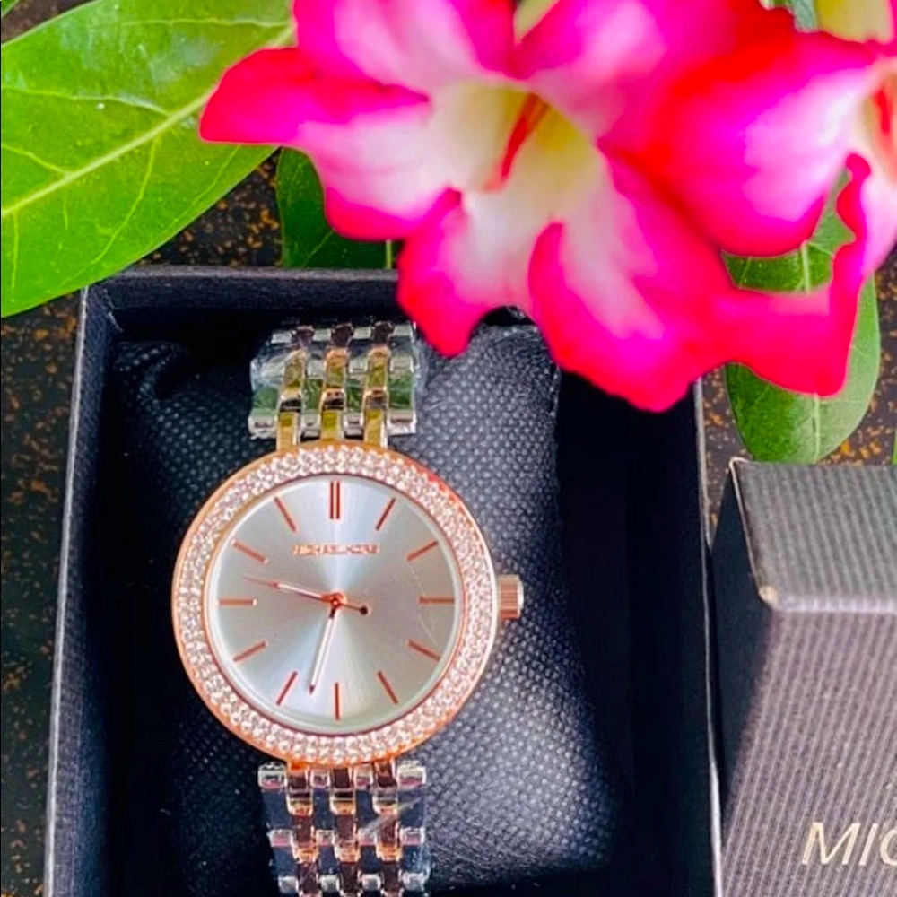 ✨Brand new Michael Kors watch ✨